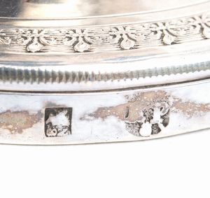 Raffaele Parascandolo : Caffettiera italiana in argento  - Asta Argenti, avori, coralli e altri oggetti d'arte provenienti da importanti collezioni private - Associazione Nazionale - Case d'Asta italiane