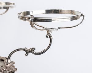 Edward Barnard & Sons Ltd : Centrotavola vittoriano inglese in argento  - Asta Argenti, avori, coralli e altri oggetti d'arte provenienti da importanti collezioni private - Associazione Nazionale - Case d'Asta italiane