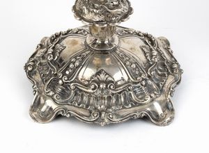 Coppia di candelabri tedeschi in argento  - Asta Argenti, avori, coralli e altri oggetti d'arte provenienti da importanti collezioni private - Associazione Nazionale - Case d'Asta italiane