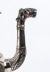 N. X. Gouilin : Grande caffettiera francese in argento  - Asta Argenti, avori, coralli e altri oggetti d'arte provenienti da importanti collezioni private - Associazione Nazionale - Case d'Asta italiane