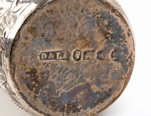 Lotto di tre antichi flaconi per profumo  - Asta Argenti, avori, coralli e altri oggetti d'arte provenienti da importanti collezioni private - Associazione Nazionale - Case d'Asta italiane