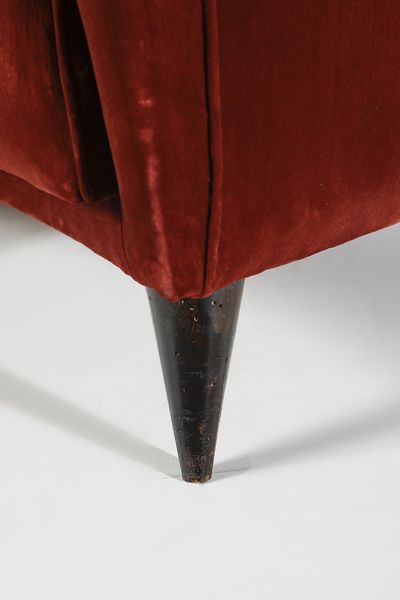 PARISI ICO (1916 - 1996) : Divano curvo a quattro posti per Ariberto Colombo, Cant�  - Asta Asta 455 | DESIGN E ARTI DECORATIVE DEL NOVECENTO Tradizionale - Associazione Nazionale - Case d'Asta italiane