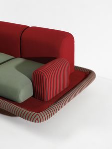 SOTTSASS ETTORE (1917 - 2007) : Divano a tre posti mod. Tappeto Volante per Bedding Brevetti, Casalguidi  - Asta Asta 455 | DESIGN E ARTI DECORATIVE DEL NOVECENTO Tradizionale - Associazione Nazionale - Case d'Asta italiane