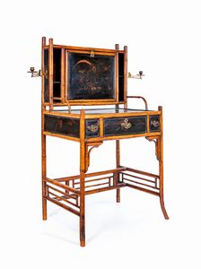 Bonheur du jour in bamb� e lacca, Regno Unito, inizi del XX secolo  - Asta La Collezione Enrico e Antonello Falqui. Di padre in figlio una vita nell'arte. - Associazione Nazionale - Case d'Asta italiane