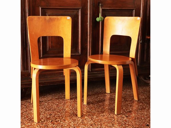 Tavolo da pranzo in faggioo curvato, Anni Settanta  - Asta Una casa a Verona - Associazione Nazionale - Case d'Asta italiane