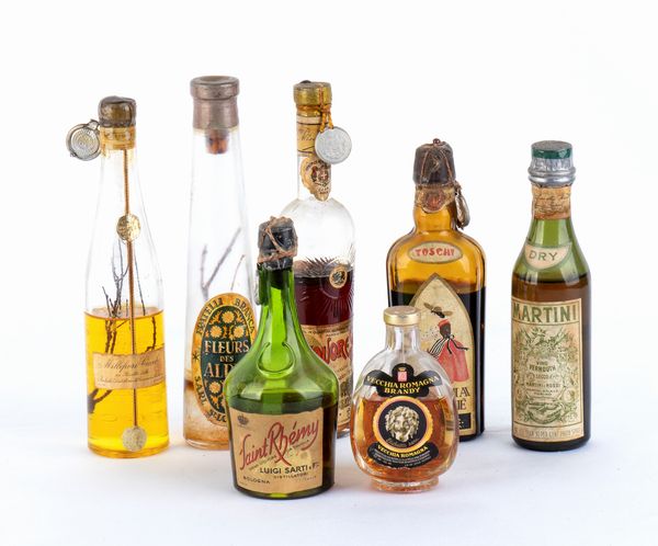 Mignon liquori da collezione  - Asta Memorabilia storici e cinematografici - Associazione Nazionale - Case d'Asta italiane