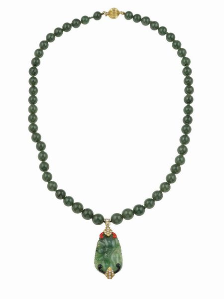 S.Nardi. Pendente in giadeite con inserti in smalti policromi e diamanti  - Asta Fine Jewels - Associazione Nazionale - Case d'Asta italiane