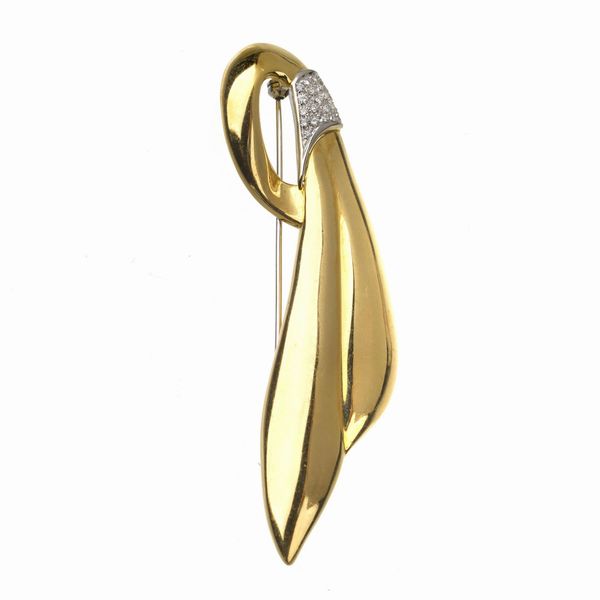 GRANDE SPILLA A FIOCCO CON DIAMANTI  - Asta Gioielli - Associazione Nazionale - Case d'Asta italiane