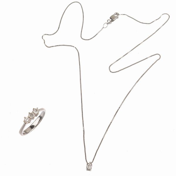 COLLANA E ANELLO CON DIAMANTI  - Asta Gioielli - Associazione Nazionale - Case d'Asta italiane