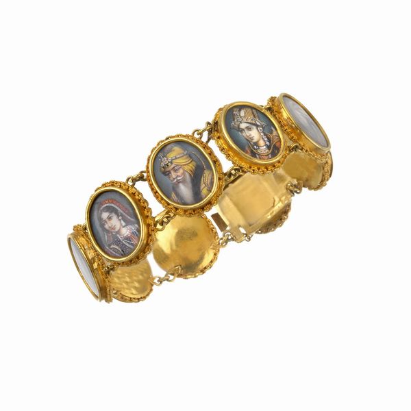 BRACCIALE CON MINIATURE  - Asta Gioielli - Associazione Nazionale - Case d'Asta italiane
