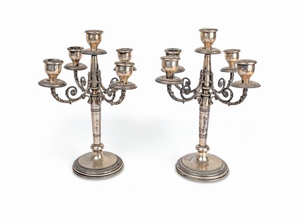 Coppia di candelabri in argento a cinque luci  - Asta Argenti Antichi e da Collezione - Associazione Nazionale - Case d'Asta italiane