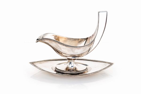 Salsiera in argento con vassoio, Francia, inizi del XIX secolo  - Asta Argenti Antichi e da Collezione - Associazione Nazionale - Case d'Asta italiane