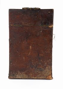 Antico cofanetto porta posate in legno rivestito in cuoio con stemma marchionale ed impressioni dorate  - Asta Argenti Antichi e da Collezione - Associazione Nazionale - Case d'Asta italiane