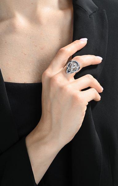 Anello dec� a goccia in platino, diamanti e zaffiri  - Asta Importanti Gioielli e Orologi da polso e da tasca - Associazione Nazionale - Case d'Asta italiane