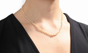Collana antica in perle naturali spontanee  - Asta Importanti Gioielli e Orologi da polso e da tasca - Associazione Nazionale - Case d'Asta italiane