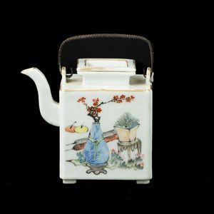 Teiera in porcellana con iscrizioni, poesia â€œBa Jiao Yuâ€ di ChengGai (Dinastia Song), Cina, XX secolo  - Asta Fine Asian Works of Art - Associazione Nazionale - Case d'Asta italiane