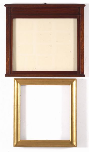 Lotto di due cornici diverse. XX secolo  - Asta Fabio Fazio, arredi e ricordi di una casa di campagna - Associazione Nazionale - Case d'Asta italiane