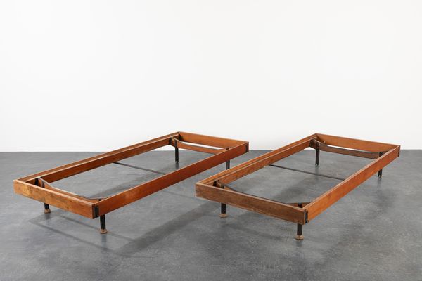 ICO PARISI : Due day bed  - Asta Design e Arti Decorative - Associazione Nazionale - Case d'Asta italiane