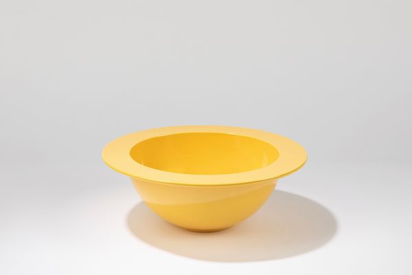 Pompeo  Pianezzola : Grande centrotavola giallo  - Asta Design e Arti Decorative - Associazione Nazionale - Case d'Asta italiane