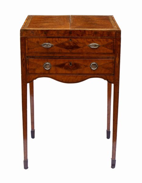 Toiletta da uomo georgiana inglese  - Asta Mobili, Oggetti d'arte e Vetri da collezione - Associazione Nazionale - Case d'Asta italiane