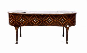 Tavolino - scrittoio italiano intarsiato in legni di frutto e madreperla  - Asta Mobili, Oggetti d'arte e Vetri da collezione - Associazione Nazionale - Case d'Asta italiane