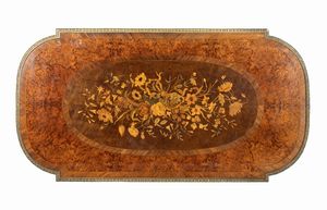 Scrivania francese da centro intarsiata  - Asta Mobili, Oggetti d'arte e Vetri da collezione - Associazione Nazionale - Case d'Asta italiane