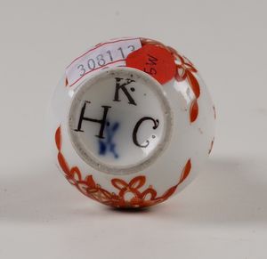 Bottiglietta porta profumo<BR>Meissen, verso il 1735<BR>  - Asta Maioliche e Porcellane da Collezione - Associazione Nazionale - Case d'Asta italiane