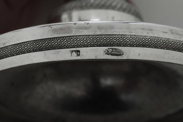 Coppia di candelabri a quattro fiamme. Napoli, prima met� del XIX secolo. Saggiatore Paulo De Blasio (1825-1832). Argentiere Gennaro Romanelli (1809-1840)  - Asta Argenti da collezione | Antichi - Associazione Nazionale - Case d'Asta italiane