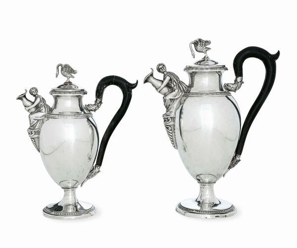 Due caffettiere. Argento  fuso, sbalzato e cesellato. Ausburg 1823. Argentiere Johanneorg Kr�ner (1819-1855)  - Asta Argenti da collezione | Antichi - Associazione Nazionale - Case d'Asta italiane