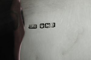 Monumentale coppa biansata. Marchi della citt� di Sheffield per l'anno 1928. Argentiere Atkin Bros - Harry Atkin  - Asta Argenti da collezione | Antichi - Associazione Nazionale - Case d'Asta italiane