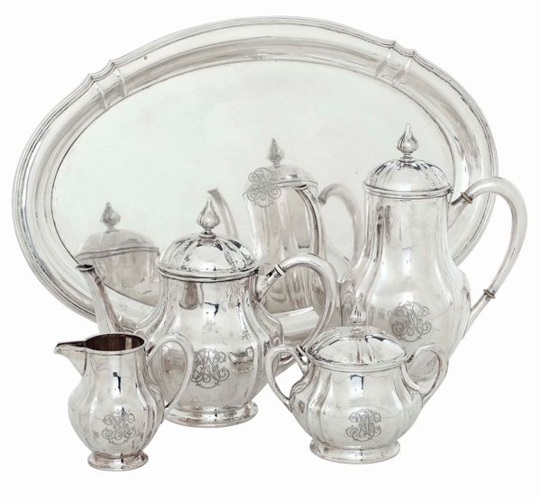 Servizio da t� e caff� con vassoio. Argenteria tedesca, inizi del XX secolo  - Asta Argenti da collezione | XX secolo - Associazione Nazionale - Case d'Asta italiane