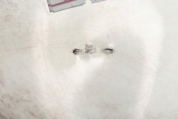 Servizio da t� e caff�. Argenteria artistica italiana del XX secolo. Argentiere Peruggia & C. , Alessandria  - Asta Argenti da collezione | XX secolo - Associazione Nazionale - Case d'Asta italiane