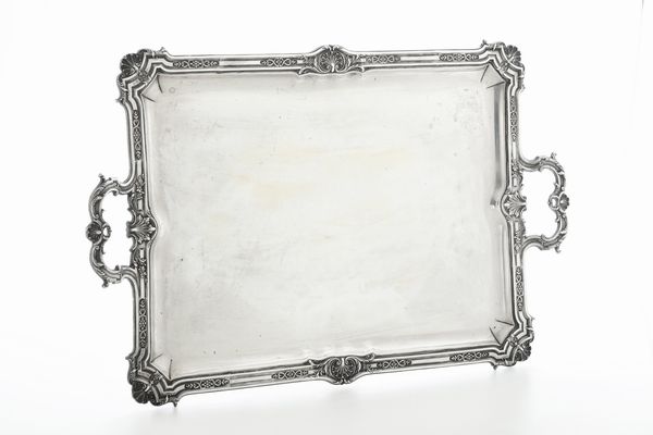 Grande guantiera biansata. Metz, XIX-XX secolo. Marchi tedeschi di occupazione (1871-1918). Argentiere �mile Puiforcat, Parigi dal 1857  - Asta Argenti da collezione | XX secolo - Associazione Nazionale - Case d'Asta italiane