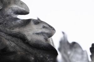 Monumentale portavivande centrotavola raffigurante lepre accucciata a grandezza naturale tra il cespuglio fogliato. Maison Mario Buccellati, Italia, seconda met� del XX secolo  - Asta Argenti da collezione | XX secolo - Associazione Nazionale - Case d'Asta italiane