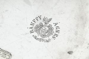 Vassoio commemorativo. Probabilmente Francia, XIX secolo (apparentemente privo di punzonatura)  - Asta Argenti da collezione | XX secolo - Associazione Nazionale - Case d'Asta italiane