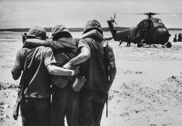 Paul Schutzer : Vietnam  - Asta Fotografia: Under 1K - Associazione Nazionale - Case d'Asta italiane