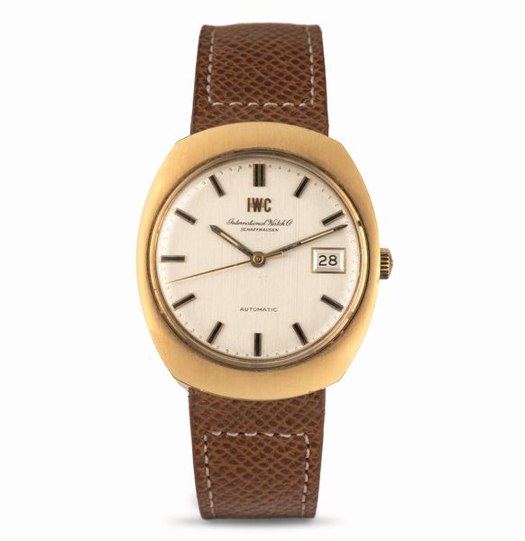 IWC : Tonneau Automatic con datario in oro giallo 18k, quadrante Argent� satinato verticalmente  - Asta Orologi da Polso - Associazione Nazionale - Case d'Asta italiane