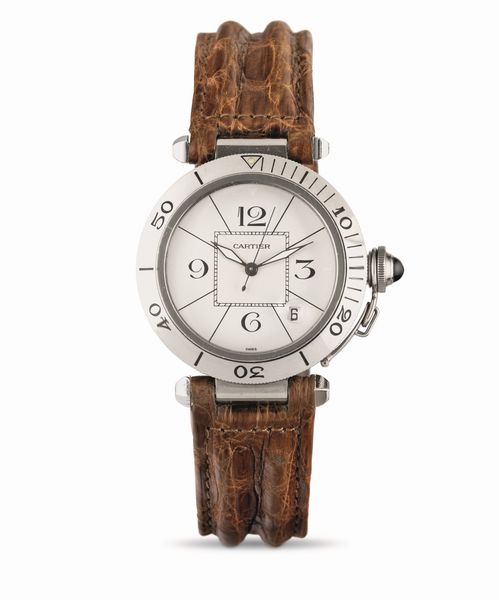 CARTIER : Classico Pash� in oro bianco 18k, quadrante argent� con numeri Arabi, datario al 5, lancette a foglia e movimento Marchio: Cartier<BR>Modello: Pasha<BR>Anno: circa 1990<BR>Referenza: 1990<BR>Quadrante: Argent�<BR>Cassa N�: 320.xxx<BR>Movimento: Automatico<BR>Cal: 2824/2<BR>Materiale: Oro bianco 18k<BR>Cinturino: Pelle con fibbia originale in oro bianco 18k<BR>Dimensione: 38 mm<BR>Accessori: Scatola e libretti originaliautomatico  - Asta Orologi da Polso - Associazione Nazionale - Case d'Asta italiane