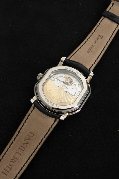 DANIEL ROTH : Datomax in oro bianco 18k con grande finestra del datario ad ore 12, piccoli secondi, quadrante guilloch� con numeri Romani  - Asta Orologi da Polso - Associazione Nazionale - Case d'Asta italiane