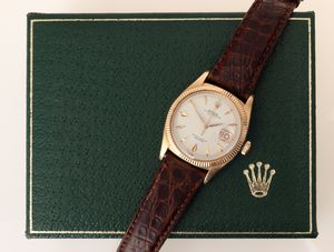 ROLEX : Raro ed elegante Datejust Ovettone �scritta rossa� ref 6305, in oro rosa 18k, quadrante Argent� gren� con indici fantasia, carica automatica  - Asta Orologi da Polso - Associazione Nazionale - Case d'Asta italiane