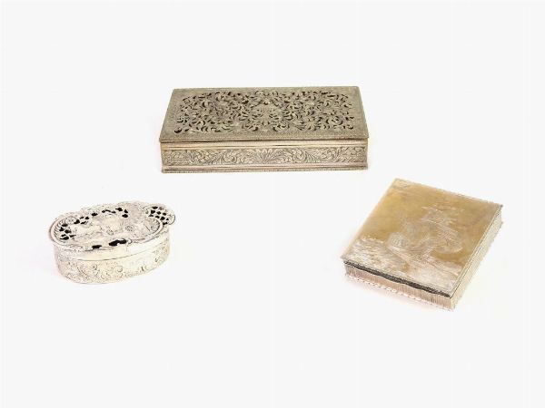 Tre scatole in argento  - Asta Arredi e dipinti antichi da una villa a Viareggio - Associazione Nazionale - Case d'Asta italiane