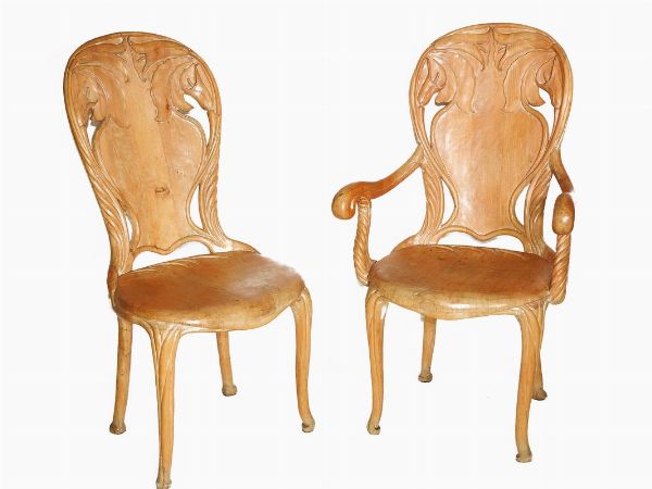 Serie di sei sedie in legno  - Asta Arredi e dipinti antichi da una villa a Viareggio - Associazione Nazionale - Case d'Asta italiane