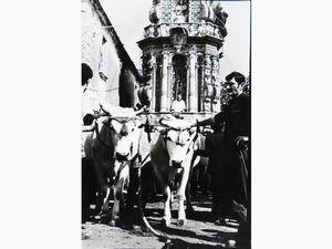 Mimmo Jodice : Processione religiosa  - Asta Arredi e dipinti antichi da una villa a Viareggio - Associazione Nazionale - Case d'Asta italiane