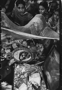 Frank Horvat - Muslim wedding in Lahore, Pakistan