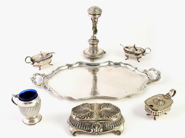 Lotto di oggetti in argento  - Asta Arredi e dipinti antichi da una villa a Viareggio -II - Associazione Nazionale - Case d'Asta italiane