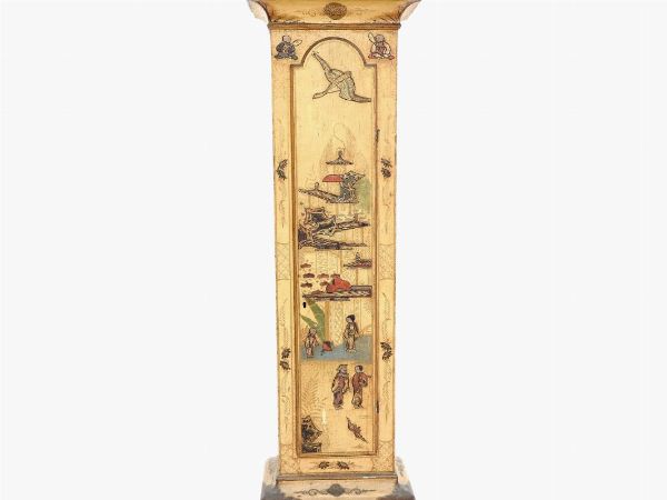 Orologio a torre in legno laccato  - Asta Arredi e dipinti antichi da una villa a Viareggio -II - Associazione Nazionale - Case d'Asta italiane