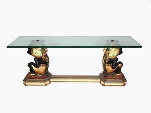 Tavolino basso in legno policromo  - Asta Arredi e dipinti antichi da una villa a Viareggio -II - Associazione Nazionale - Case d'Asta italiane