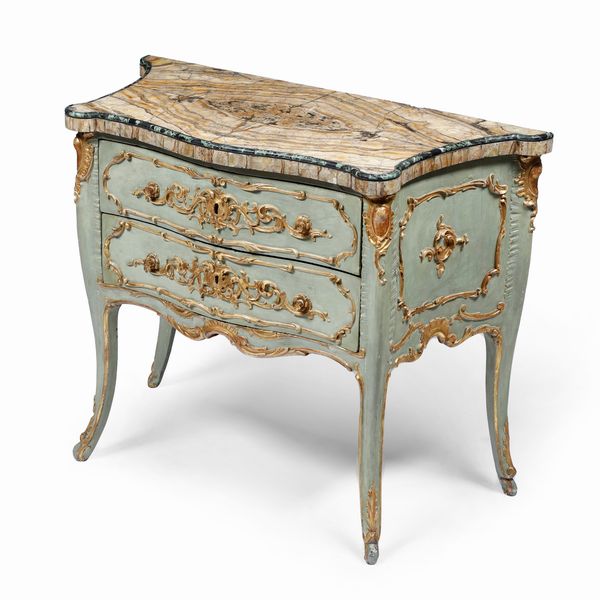 Com� laccato e dorato. Ebanisteria tedesca del XVIII secolo  - Asta Dimore Italiane - Associazione Nazionale - Case d'Asta italiane