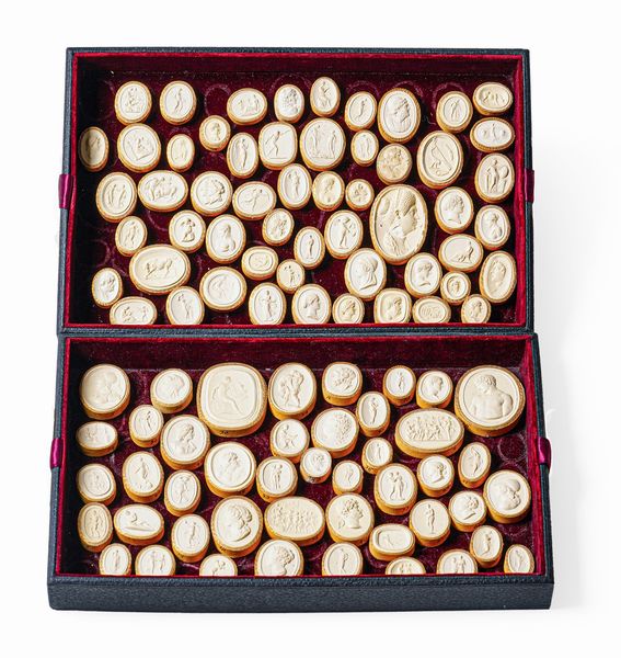 Collezione di circa cento calchi in gesso. Probabilmente Francia, XVIII-XIX secolo  - Asta Dimore Italiane - Associazione Nazionale - Case d'Asta italiane