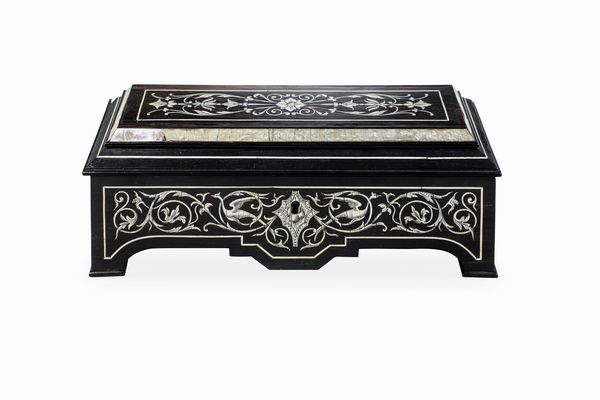 Cofanetto in ebano, avorio e madreperla. Milano, seconda met� del XIX secolo, bottega di Ferdinando Pogliani (1832-1899)  - Asta Dimore Italiane - Associazione Nazionale - Case d'Asta italiane
